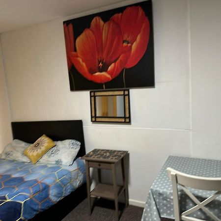 Gatwick Star Night Stay - Gatwick Кроули Екстериор снимка