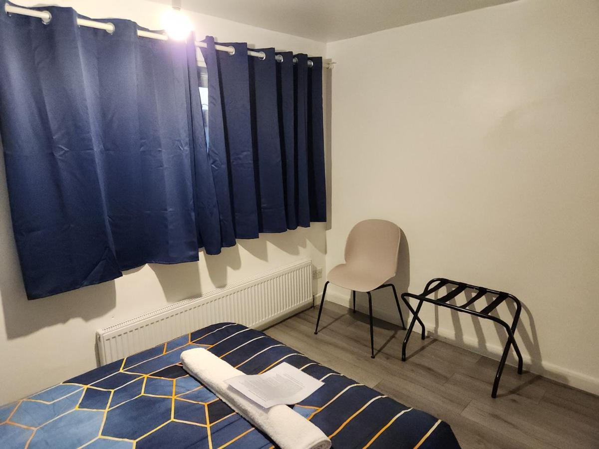 Gatwick Star Night Stay - Gatwick Кроули Екстериор снимка