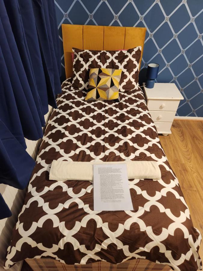 Gatwick Star Night Stay - Gatwick Кроули Екстериор снимка