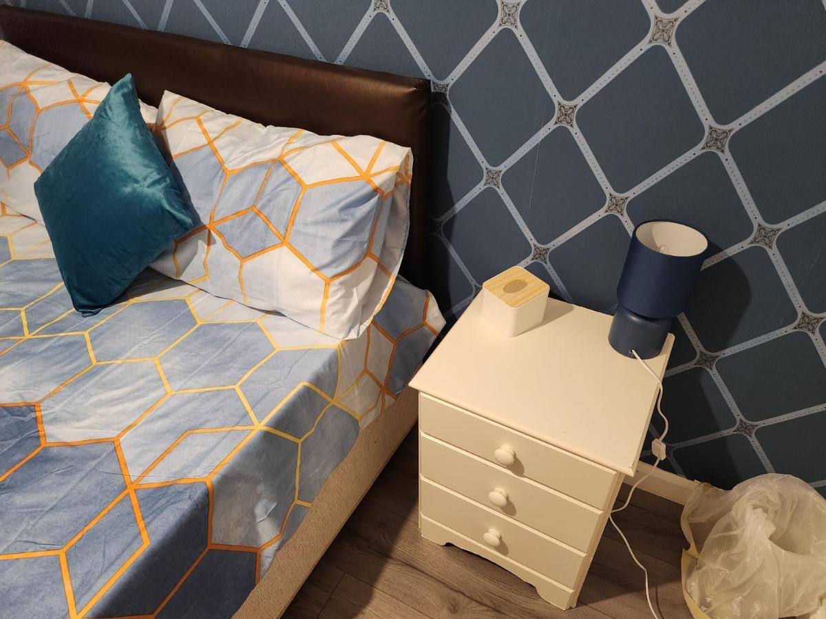 Gatwick Star Night Stay - Gatwick Кроули Екстериор снимка
