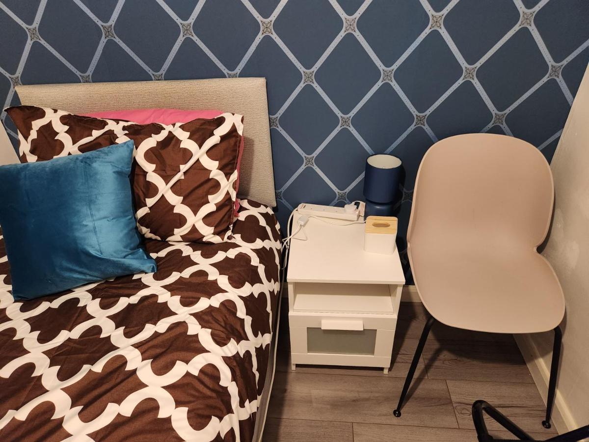 Gatwick Star Night Stay - Gatwick Кроули Екстериор снимка