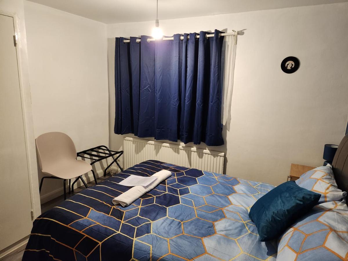 Gatwick Star Night Stay - Gatwick Кроули Екстериор снимка
