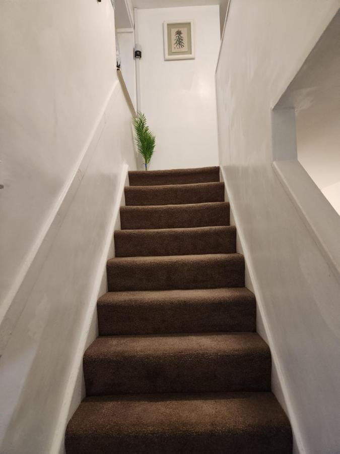 Gatwick Star Night Stay - Gatwick Кроули Екстериор снимка
