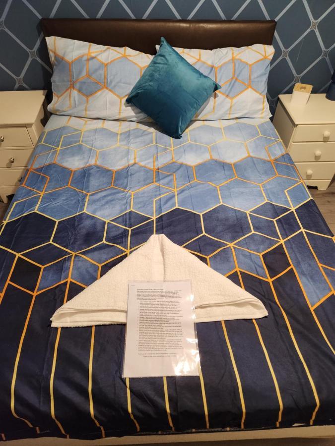 Gatwick Star Night Stay - Gatwick Кроули Екстериор снимка