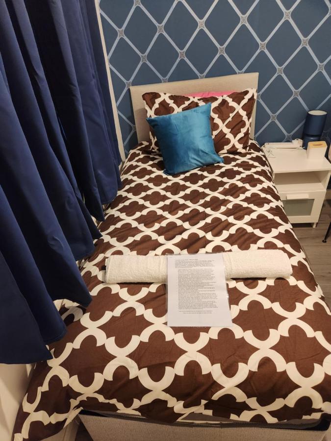 Gatwick Star Night Stay - Gatwick Кроули Екстериор снимка