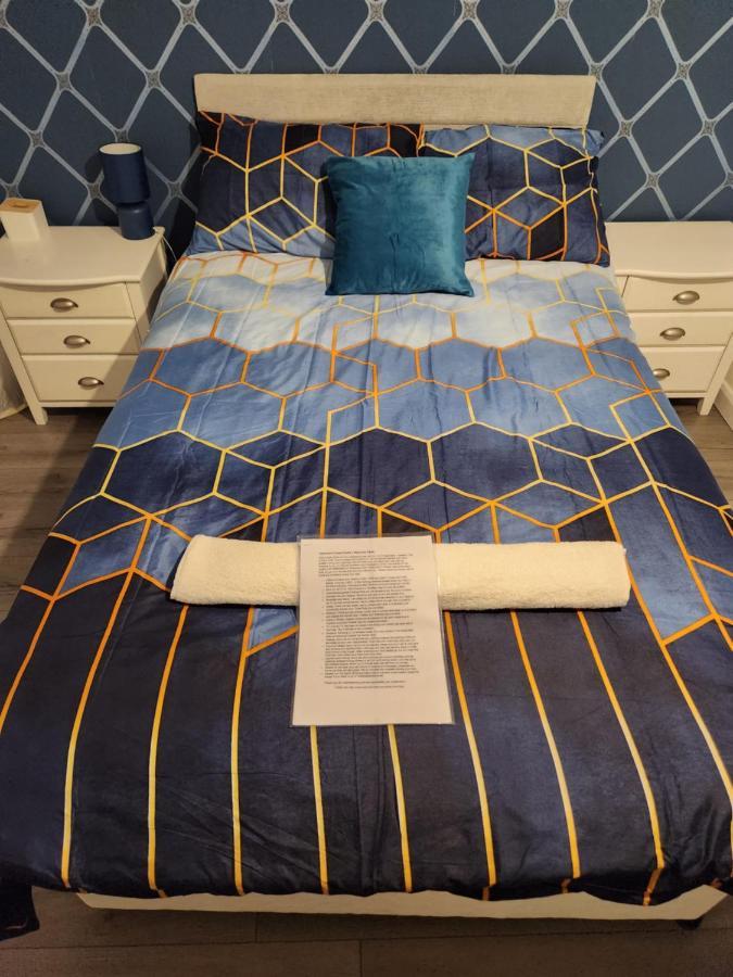 Gatwick Star Night Stay - Gatwick Кроули Екстериор снимка