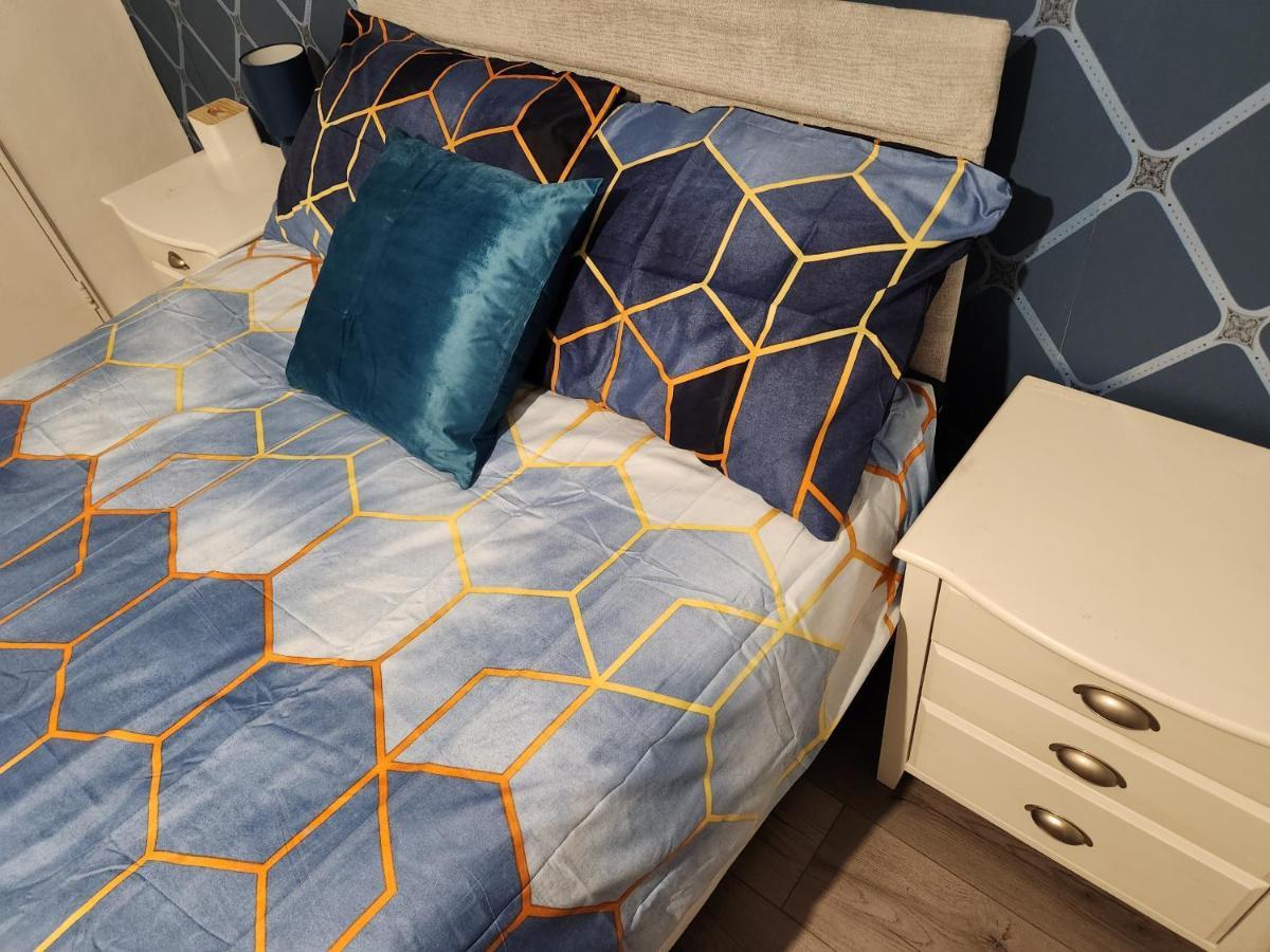 Gatwick Star Night Stay - Gatwick Кроули Екстериор снимка