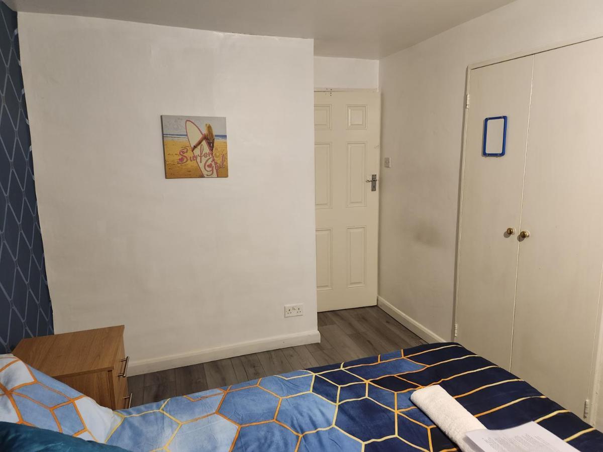 Gatwick Star Night Stay - Gatwick Кроули Екстериор снимка