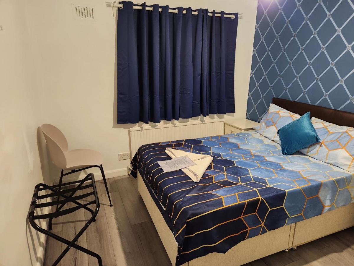 Gatwick Star Night Stay - Gatwick Кроули Екстериор снимка