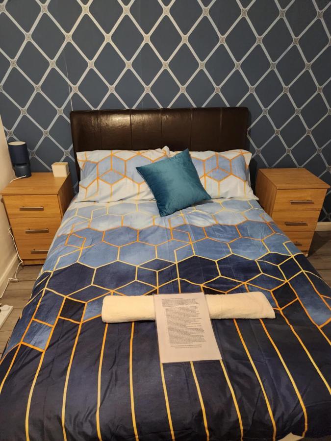 Gatwick Star Night Stay - Gatwick Кроули Екстериор снимка