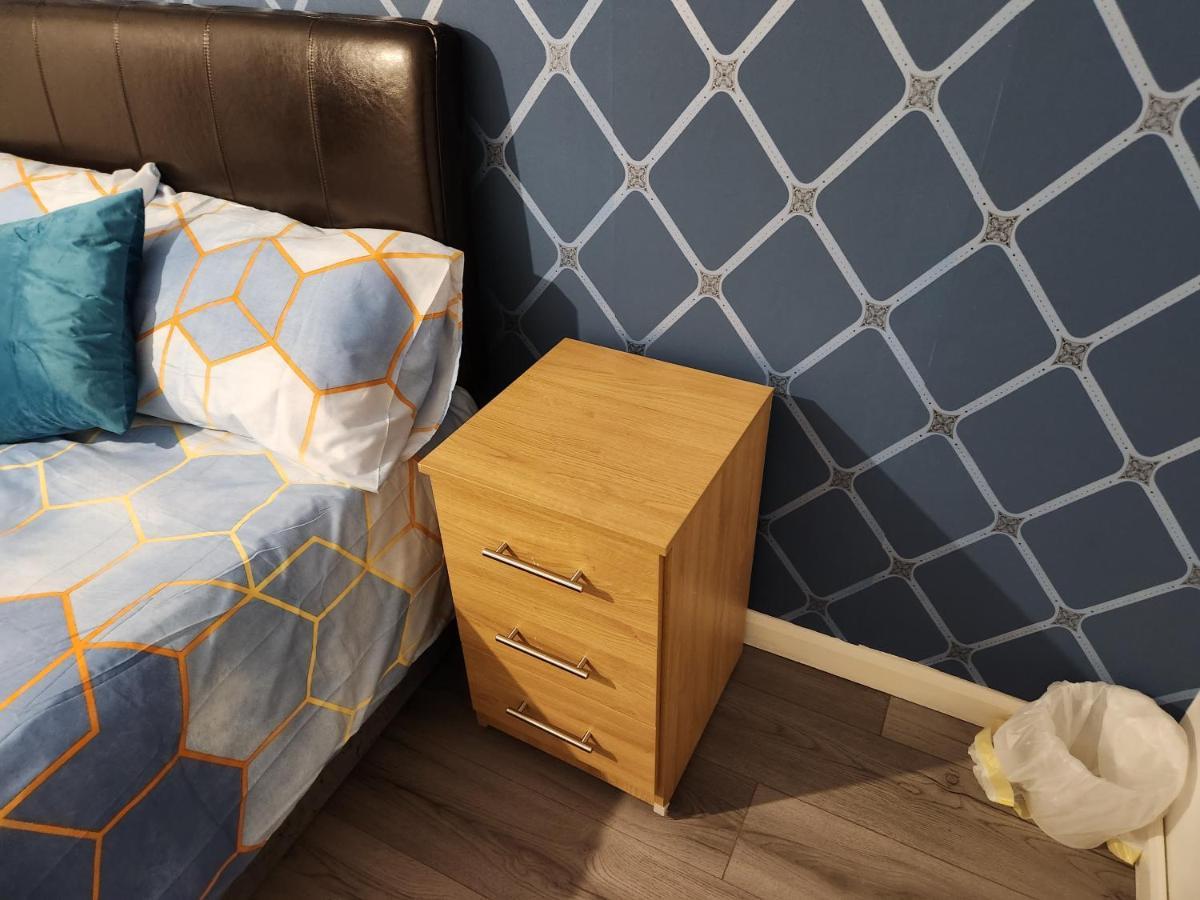 Gatwick Star Night Stay - Gatwick Кроули Екстериор снимка