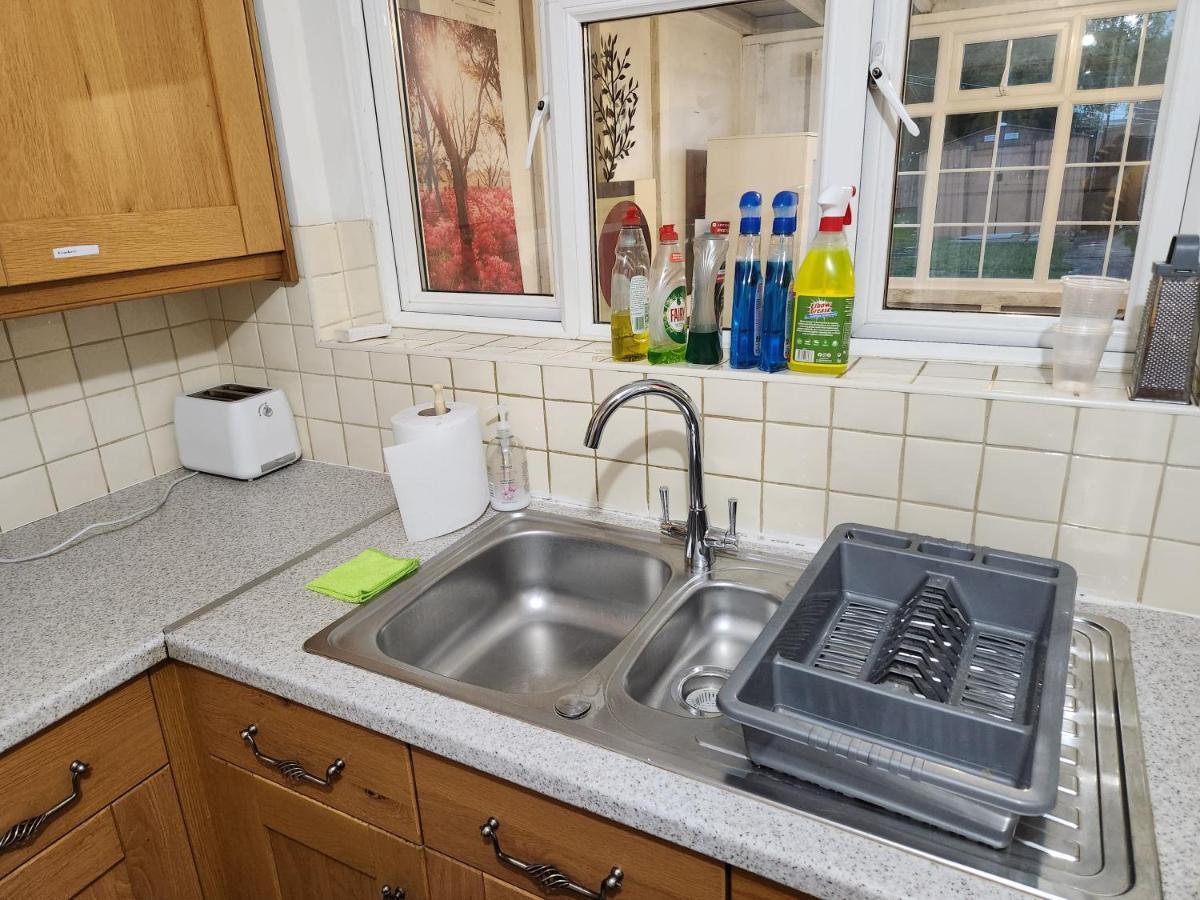 Gatwick Star Night Stay - Gatwick Кроули Екстериор снимка