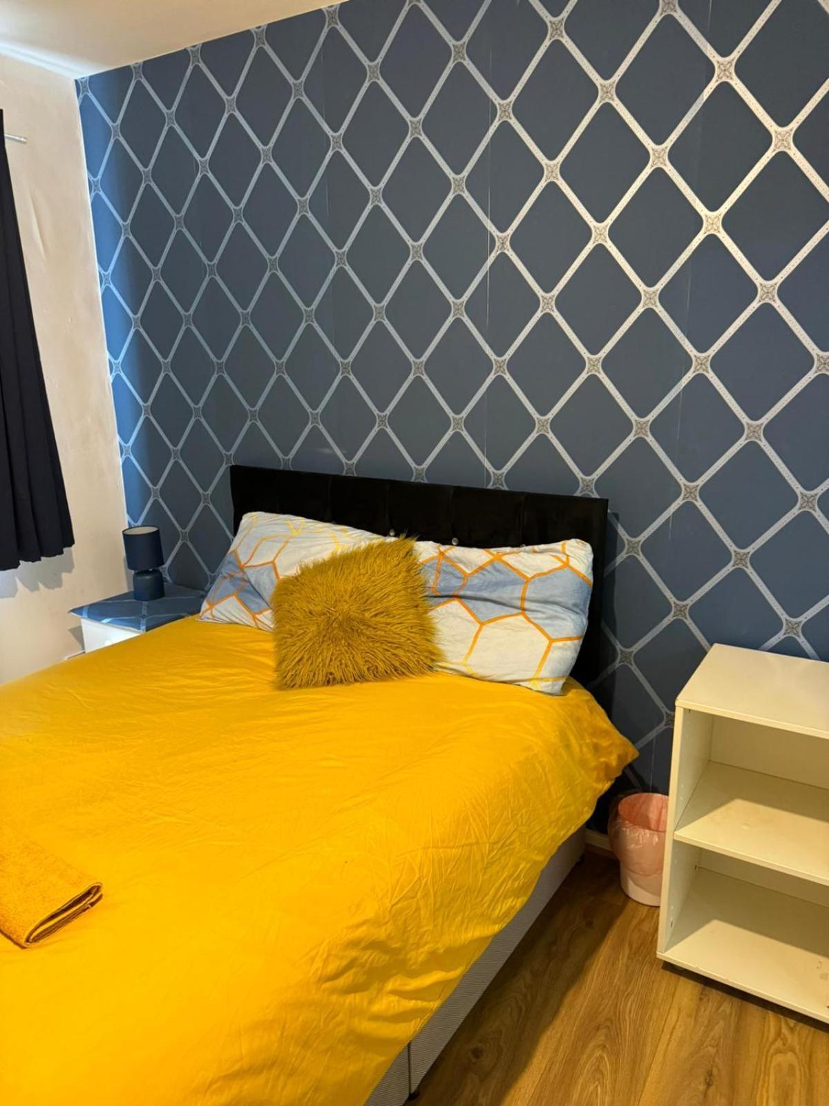 Gatwick Star Night Stay - Gatwick Кроули Екстериор снимка