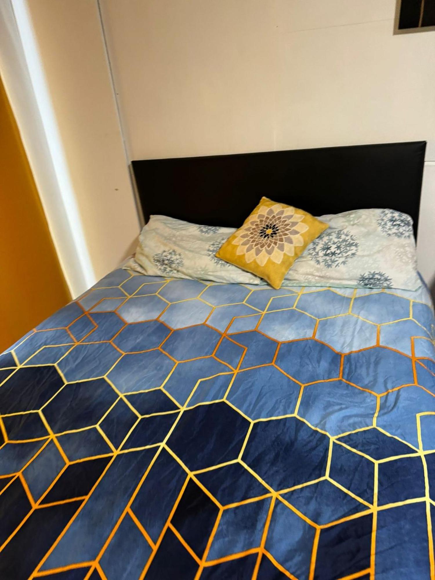 Gatwick Star Night Stay - Gatwick Кроули Екстериор снимка
