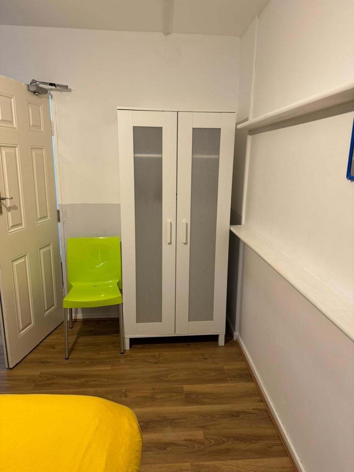 Gatwick Star Night Stay - Gatwick Кроули Екстериор снимка
