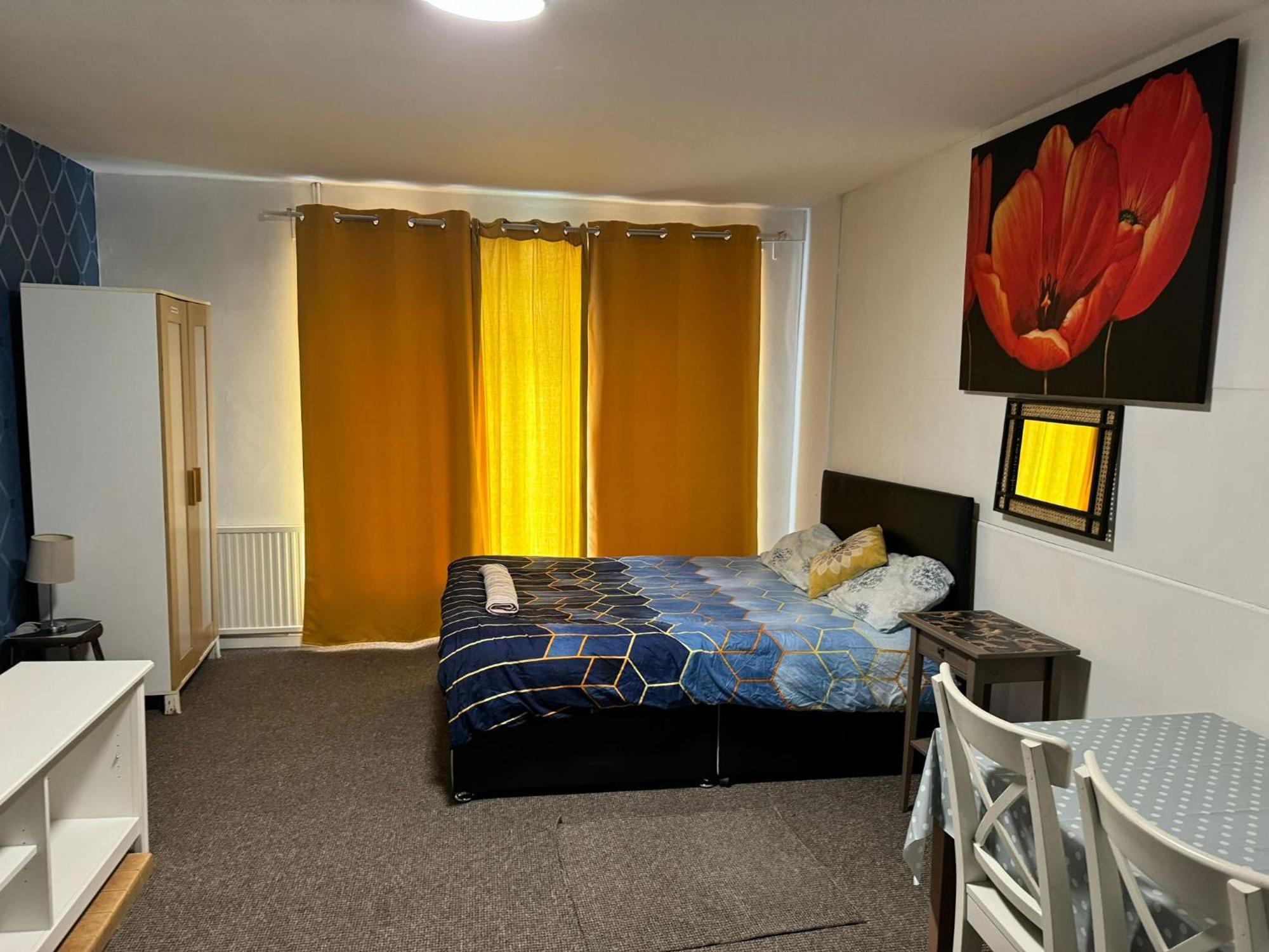 Gatwick Star Night Stay - Gatwick Кроули Екстериор снимка