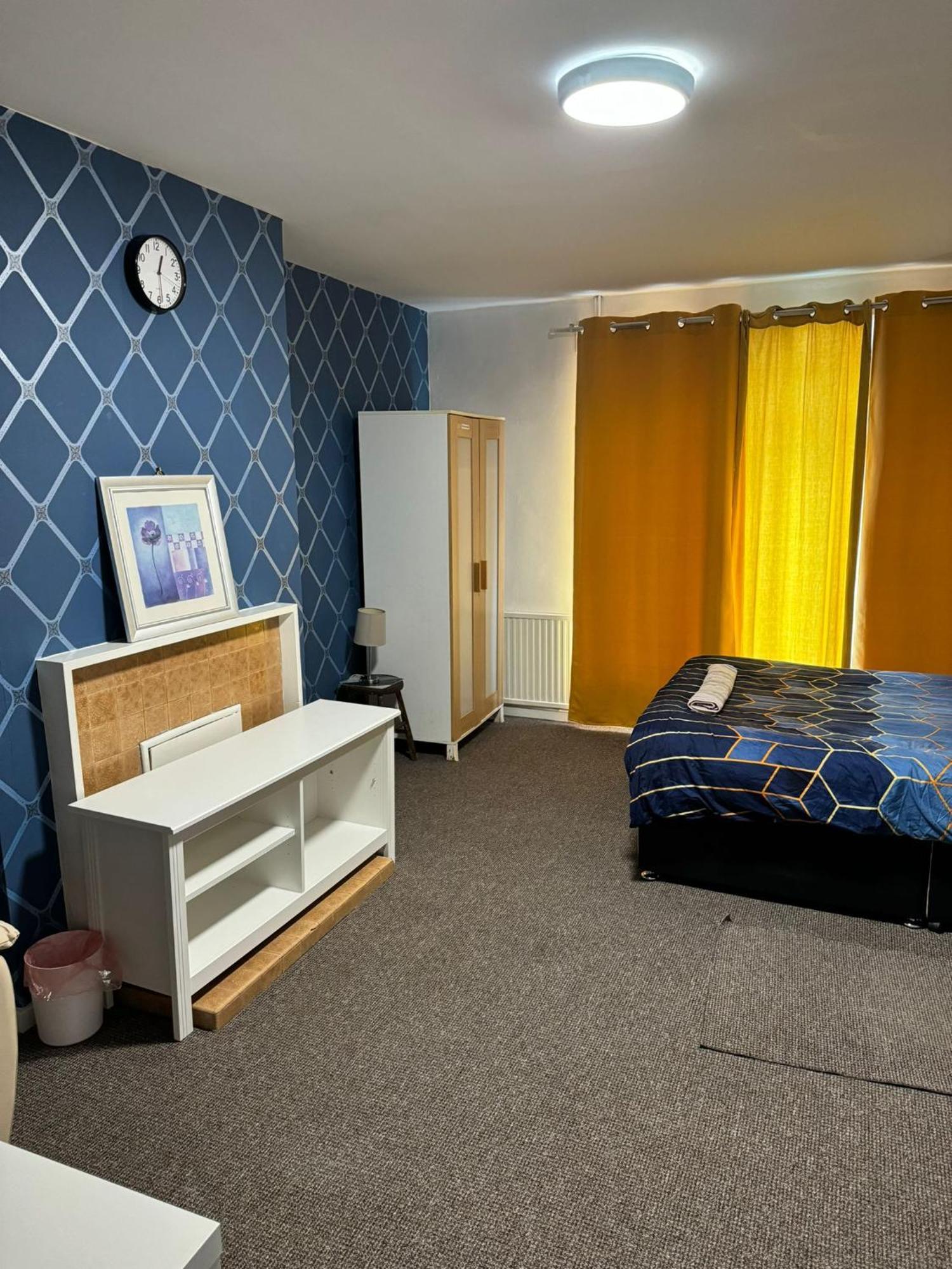 Gatwick Star Night Stay - Gatwick Кроули Екстериор снимка
