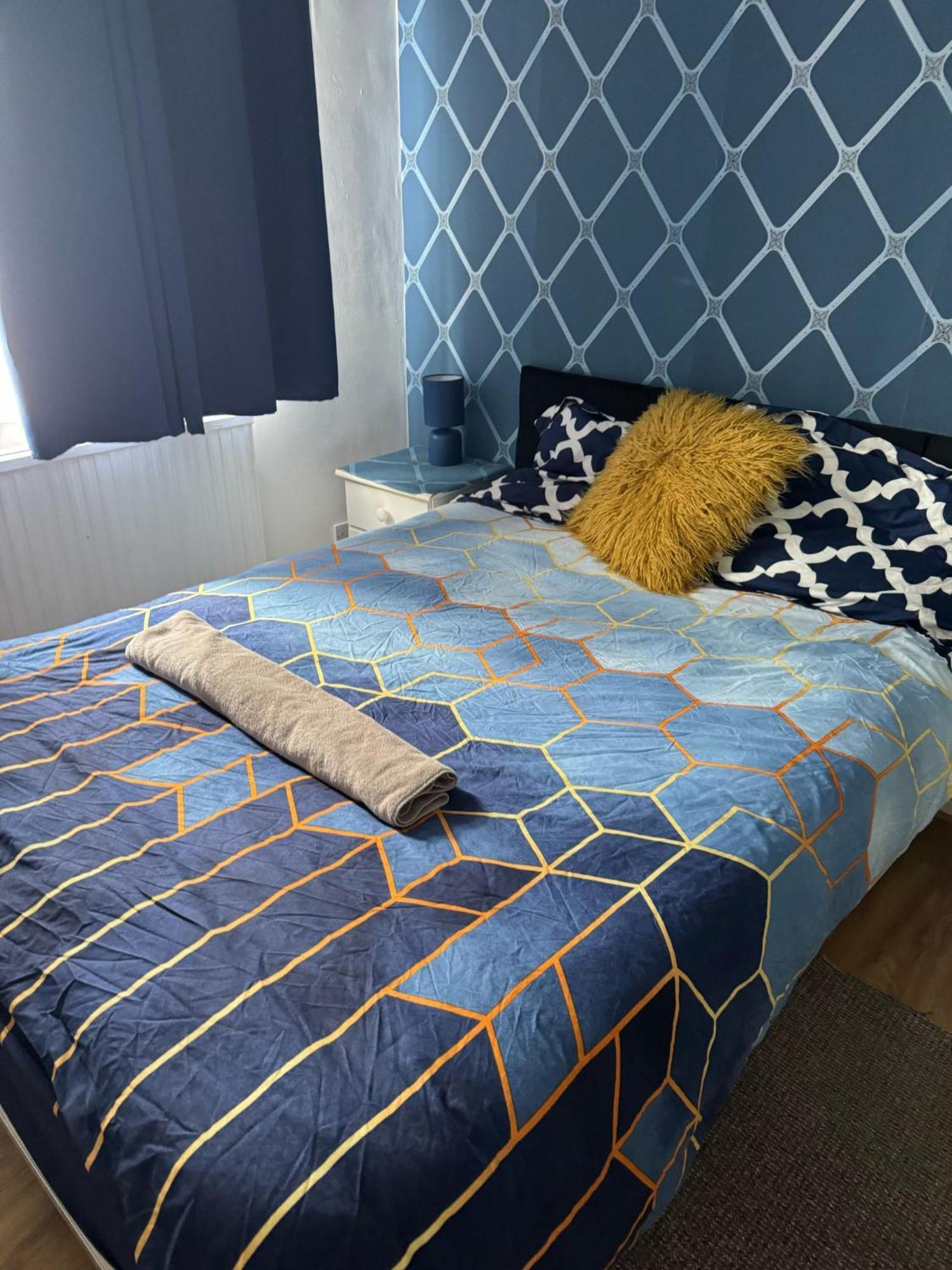 Gatwick Star Night Stay - Gatwick Кроули Екстериор снимка
