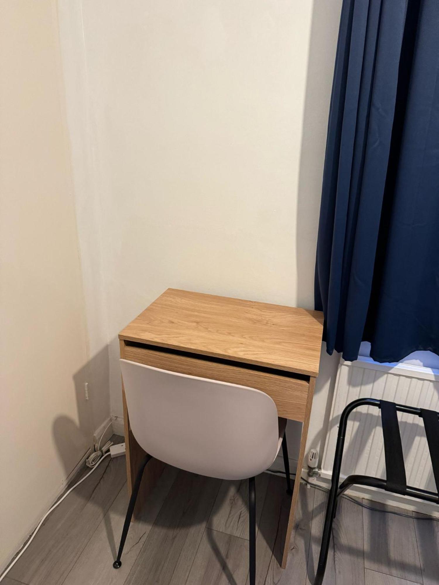 Gatwick Star Night Stay - Gatwick Кроули Екстериор снимка